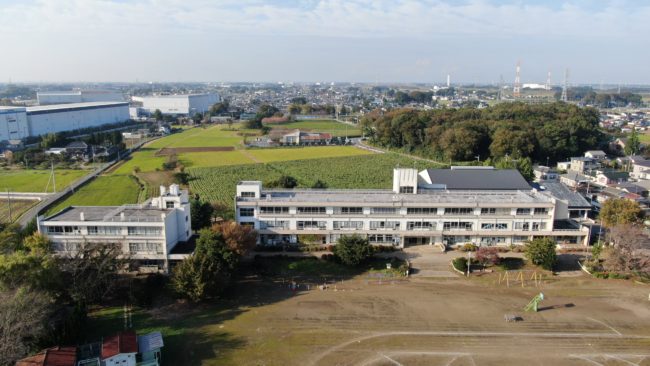 幼稚園・保育園、小中学校を対象に無償でドローン空撮お引き受けします